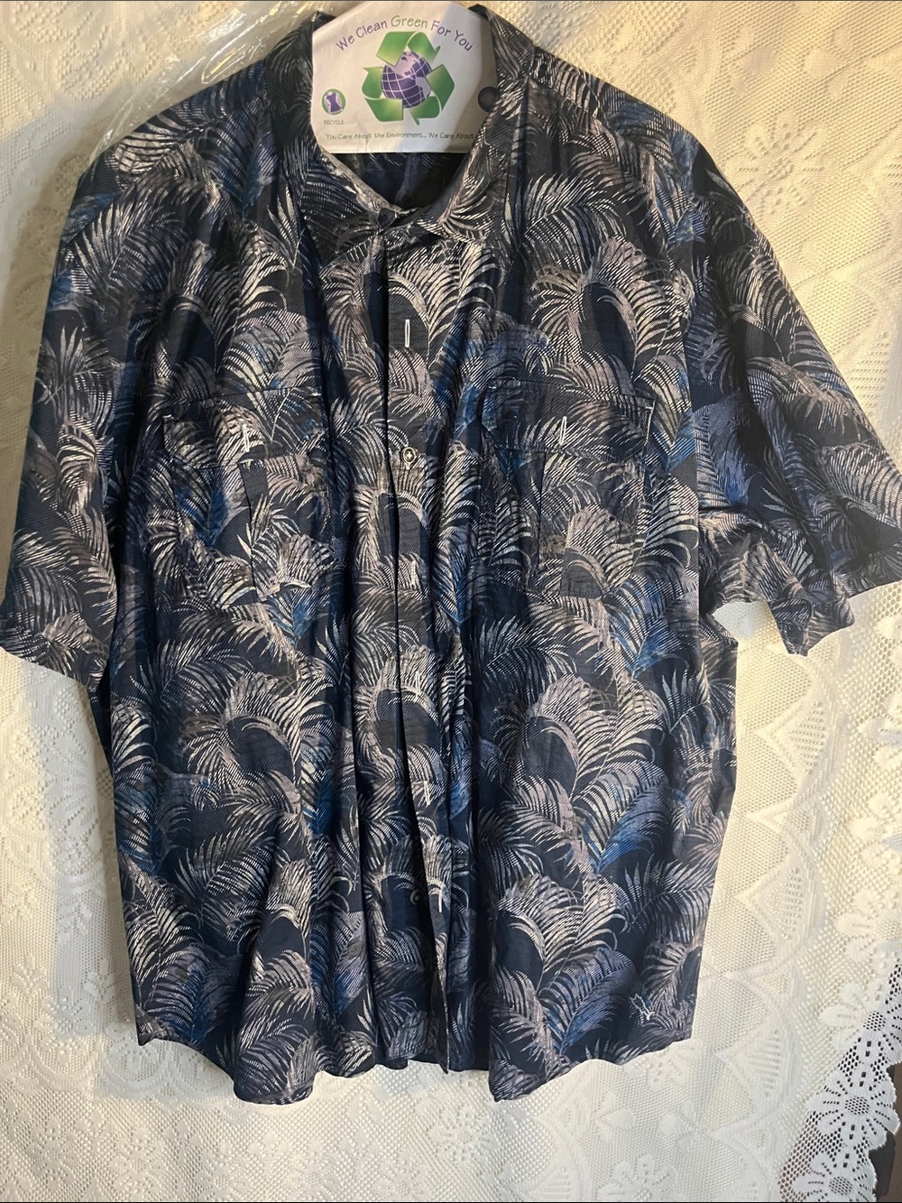 Tommy Bahama dark floral button down 3XL